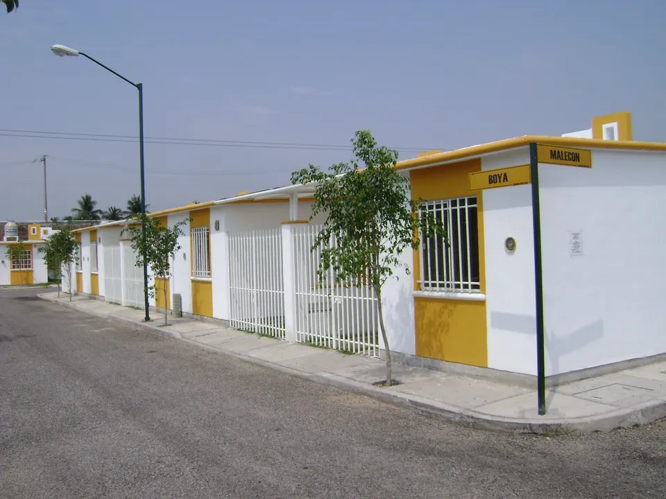 Puerto Real: fachada puerto real